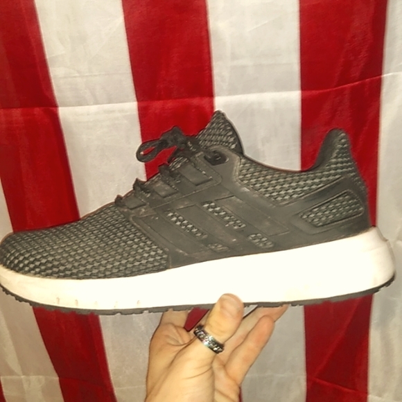Adidas Ultraboosts - Picture 5 of 5